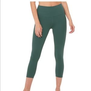 ALO High-Waist Airbrush Capri